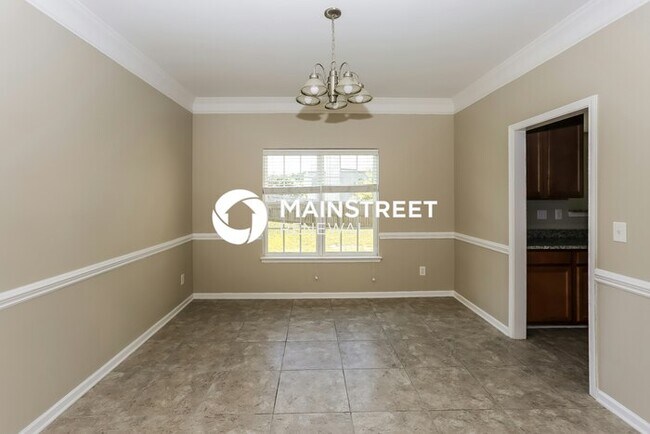 Building Photo - 4 Bedroom Pet-Friendly Home in Charlotte, NC with Main Street Renewal