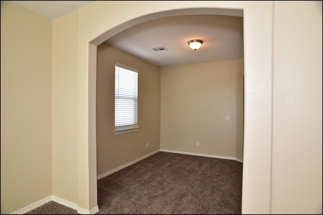 Building Photo - 5440 Limestone Dr