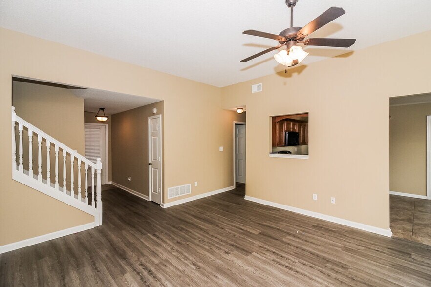 Building Photo - 6776 Anna May Dr