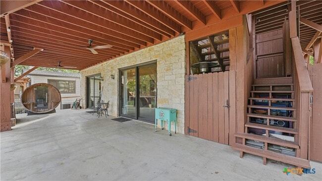 Building Photo - 628 Country Ln Dr