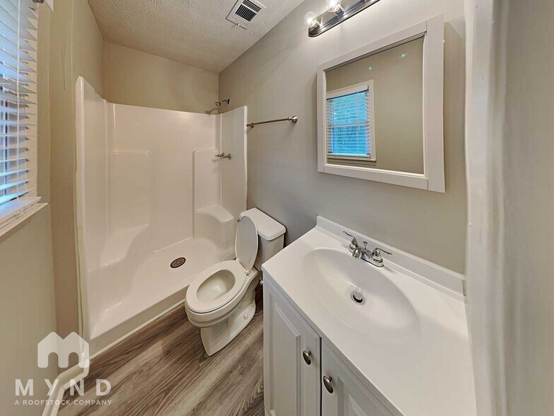 Building Photo - 3798 Leach Rd