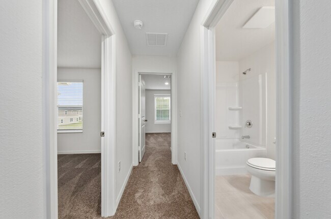 Building Photo - 2814 Raindrop Run St