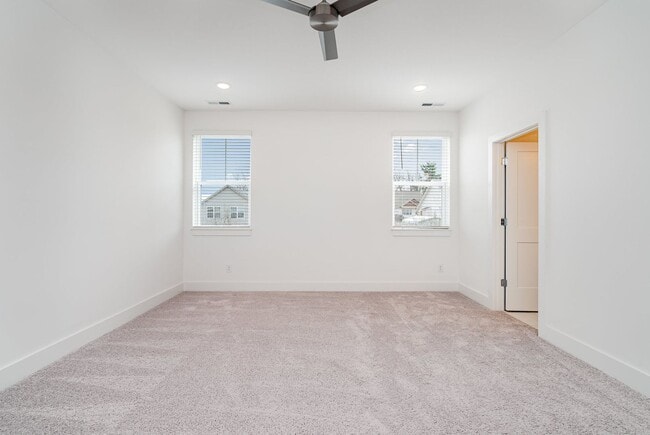 Building Photo - 728 Caraway Ln