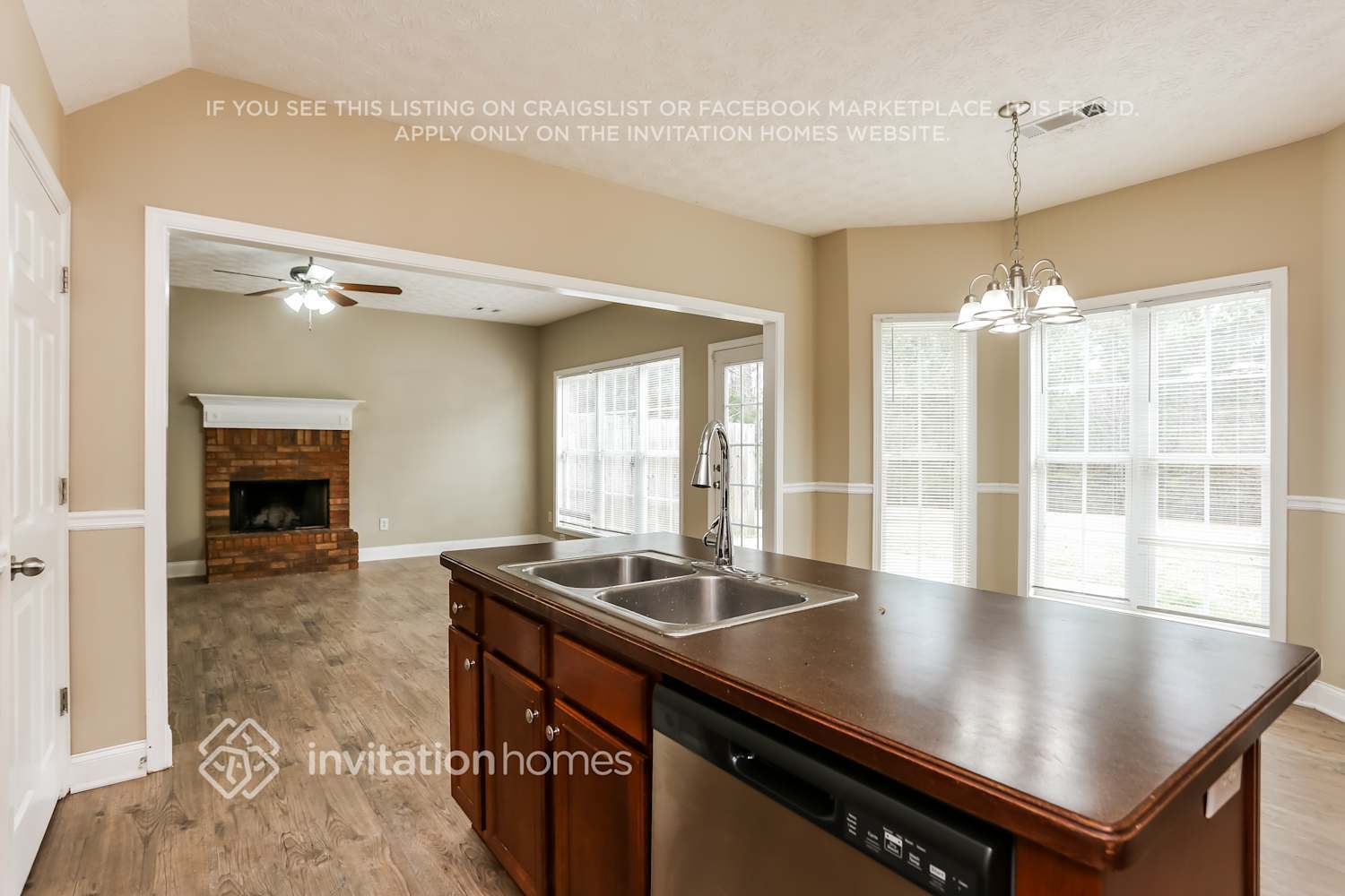 Building Photo - 225 Hedgewood Dr