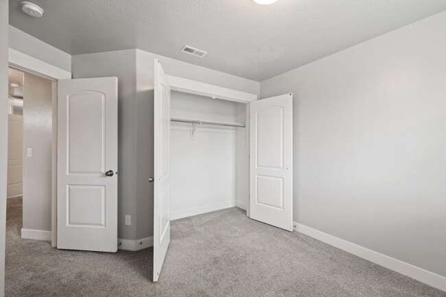 Building Photo - 1539 N 3860 W