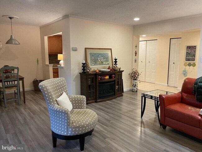 Building Photo - 6 Longstream Ct