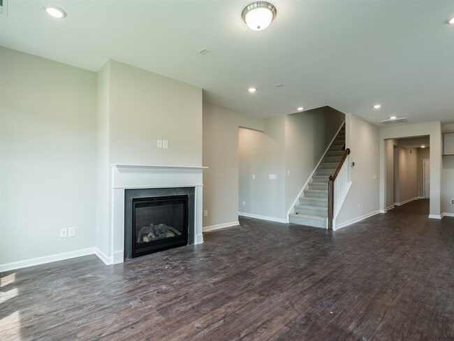 Building Photo - 128 Blue Hydrangea Ln