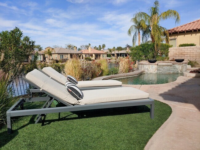 Primary Photo - 6 Loch Ness Lake Ct