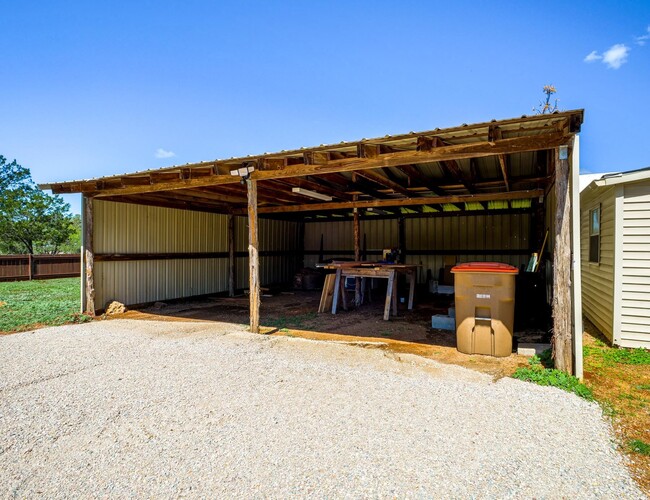 Building Photo - 103 N Ave Q