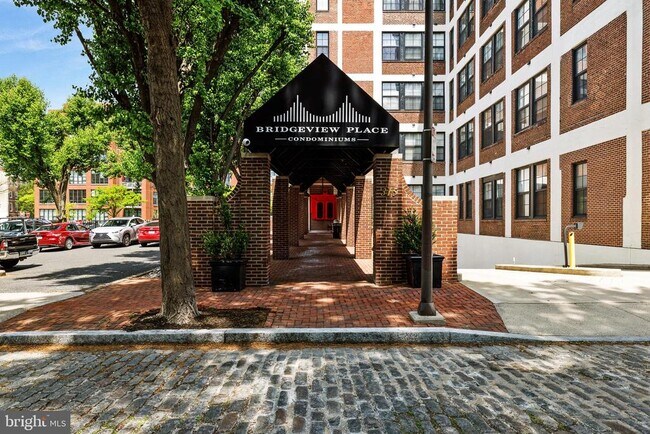 Building Photo - 315 New St