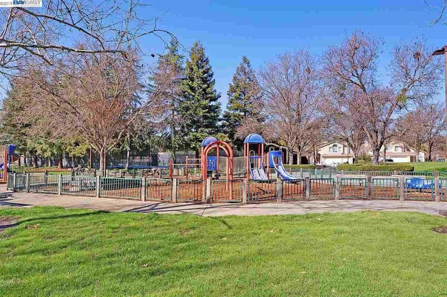 Building Photo - 8164 Cardiff Dr