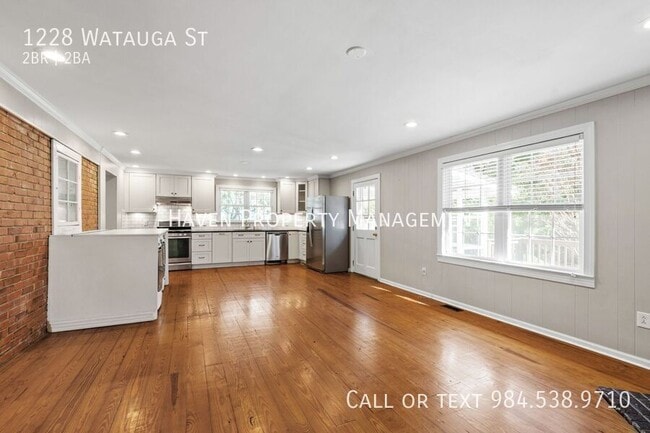 Building Photo - 1228 Watauga St