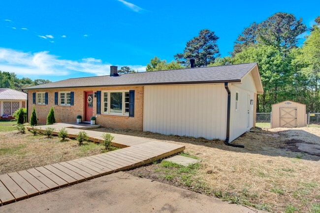 Building Photo - 7960 Gregory Rd