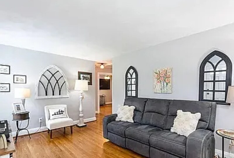 Building Photo - 3033 Dartmouth Ave