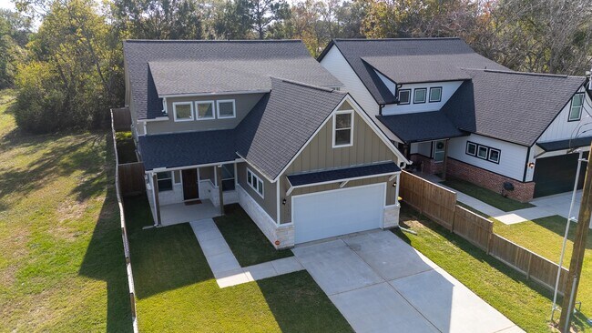 Building Photo - 517 Moore St