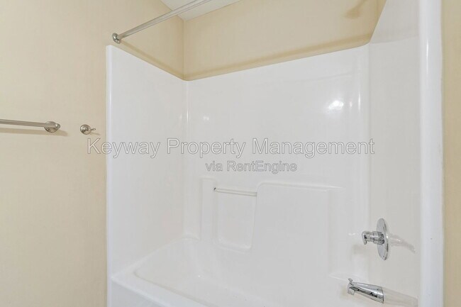 Building Photo - 815 Whispering Willow Ct