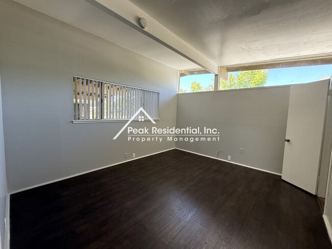 Building Photo - Mid-Century Modern 3bd/2ba Near Madison & ...