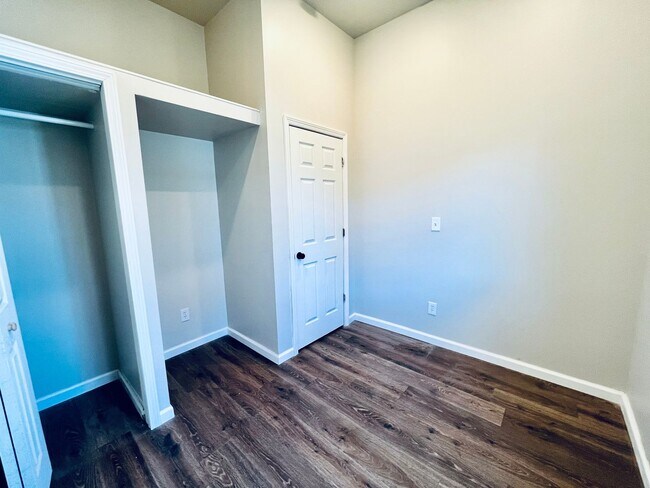 Building Photo - Modern 2BR/2BA with Bonus Room in Germanto...