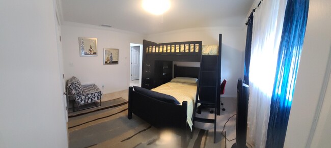 Building Photo - 4323 Redding Rd