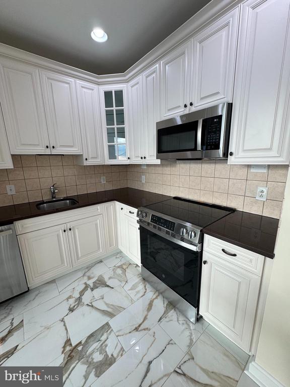 Building Photo - 901 N Penn St