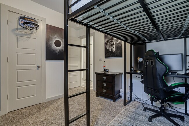 Building Photo - 2323 149th St