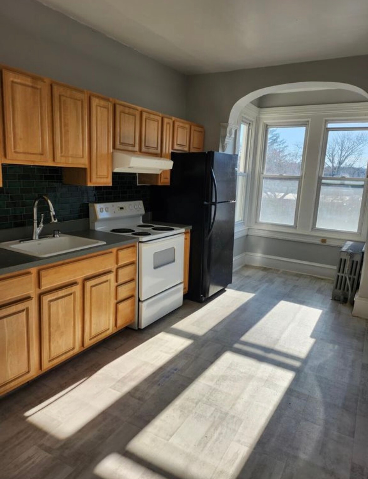 Building Photo - 163 Sumac St