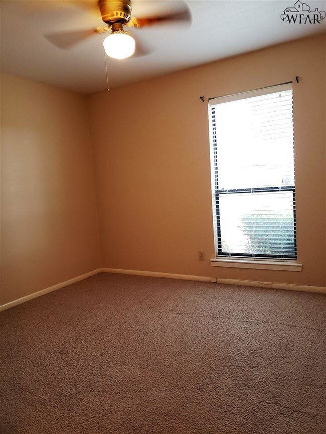 Building Photo - 5011 Sand Beach Rd