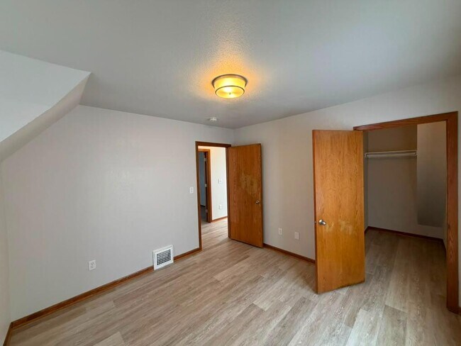 Building Photo - 4640 N 54th St