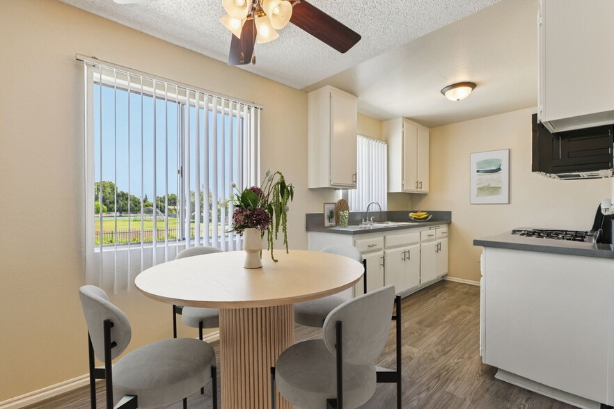 Building Photo - Casa Moreno Apartments