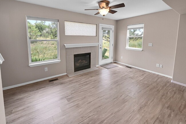 Building Photo - $2,050.00, 3 bed, 2.5 bath, located in Pal...