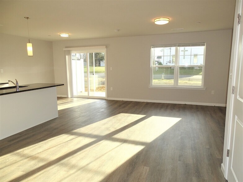 Building Photo - 19 Cobblestone Ct