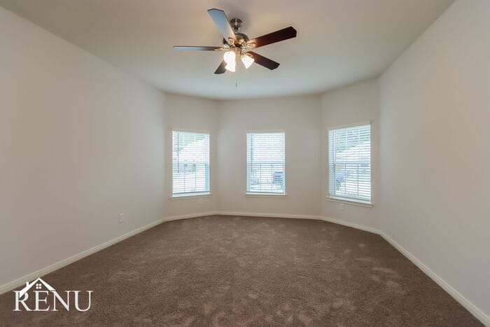 Building Photo - 10417 Sweetwater Creek Dr