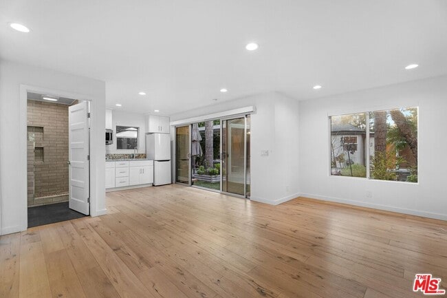 Building Photo - 4136 Greenbush Ave