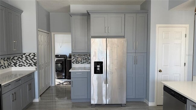 Building Photo - 2661 Plumberry Ave