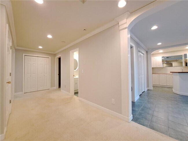 Building Photo - 2242 Lenox Walk NE