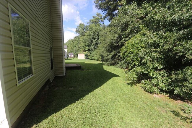 Building Photo - 156 Shadowhill Ln SW