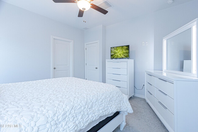 Building Photo - 546 Spanish Oak Dr