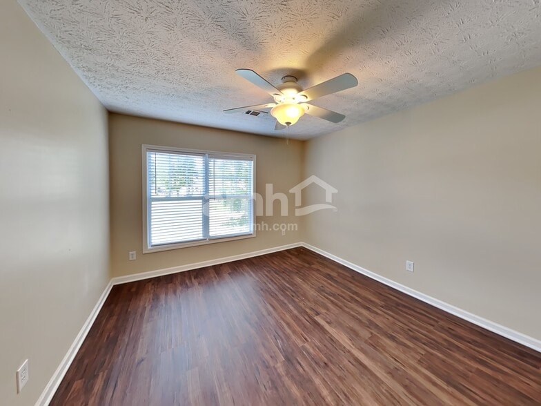 Building Photo - 616 Laurel Bnd