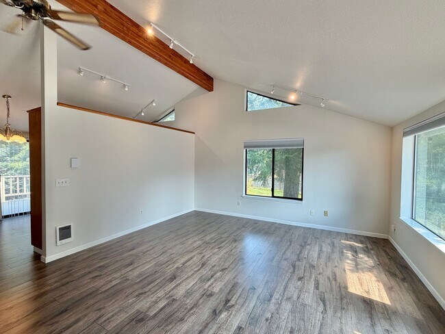 Building Photo - 13327 NW Coho Run