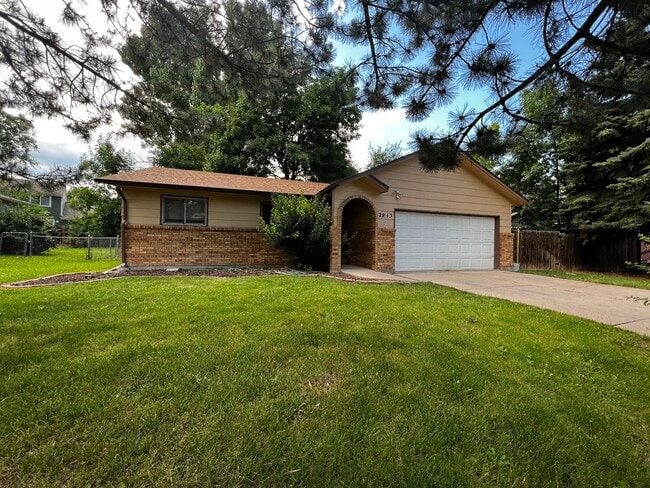 Primary Photo - 3 Bedroom 2 Bathroom Ranch Style Home!
