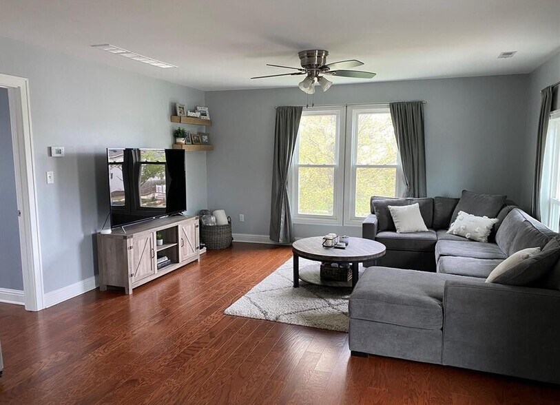 Building Photo - 412 Starkweather St