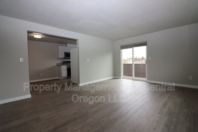 Building Photo - 1472 NE Whisper Ridge Dr