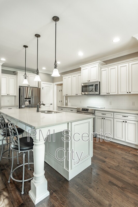 Building Photo - 7725 Peppertree Dr