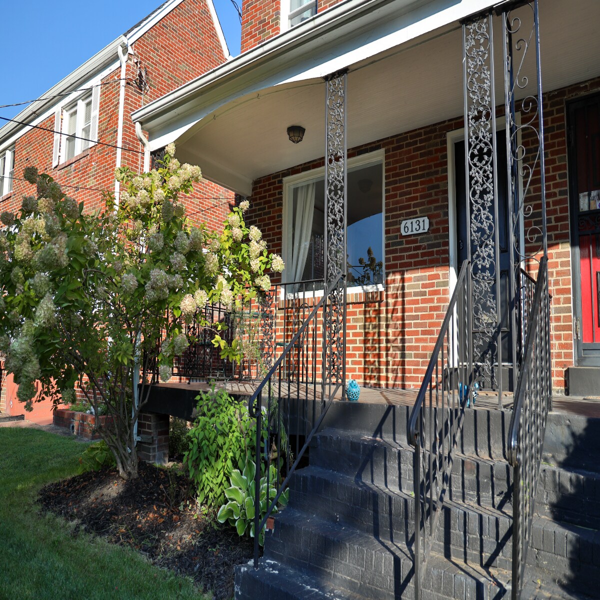 Building Photo - 6131 1st Pl NE