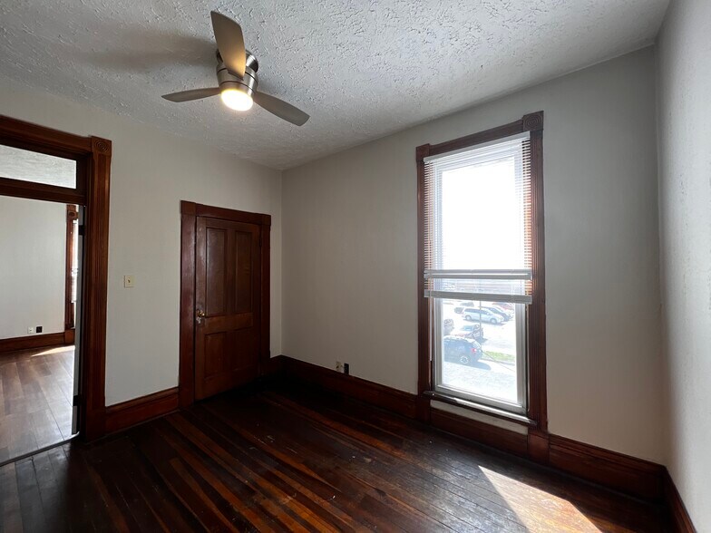 Building Photo - 107 S College Ave