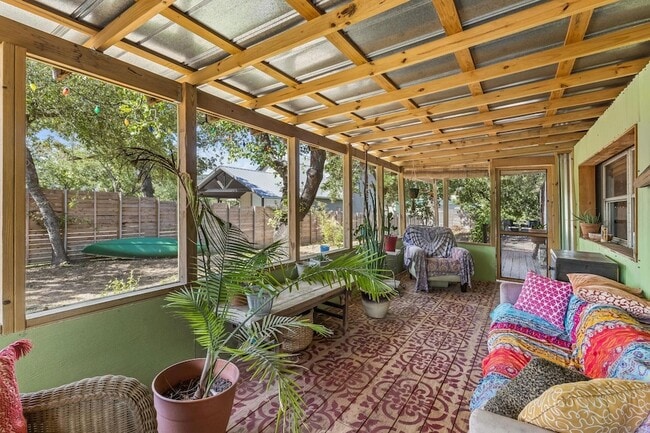 Building Photo - 1106 Minnie Dr