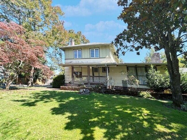 Building Photo - 2109 Alder St