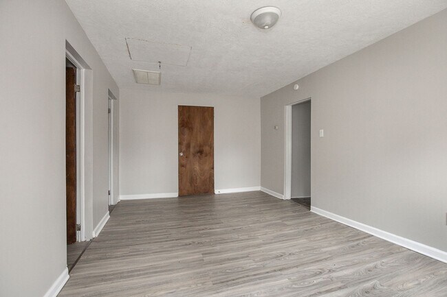 Building Photo - 3295 W 46th St