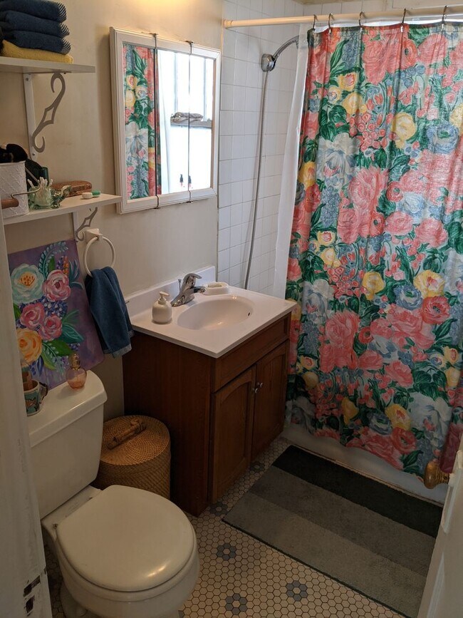 Building Photo - August Management presents the Mariner Duplex
