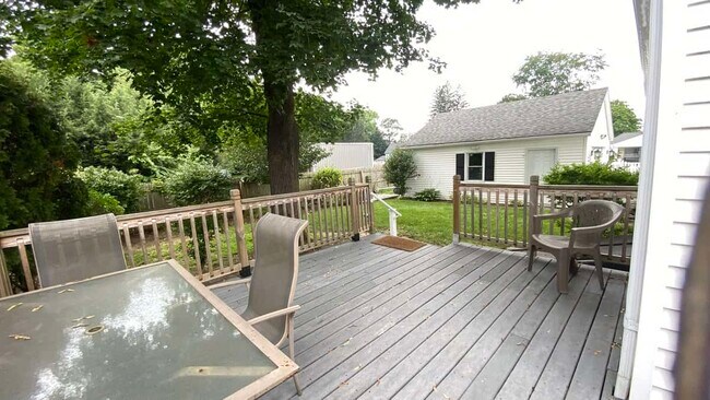 Building Photo - 72 Holyoke St